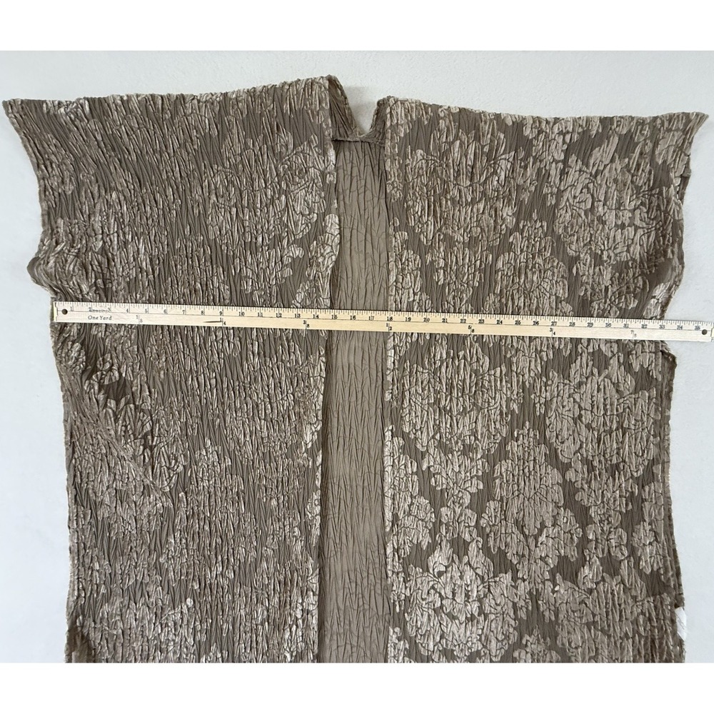 Chicos Burnout Velvet Covering Ruana Kimono One Size Floral Illusion Taupe NEW - Picture 7 of 8